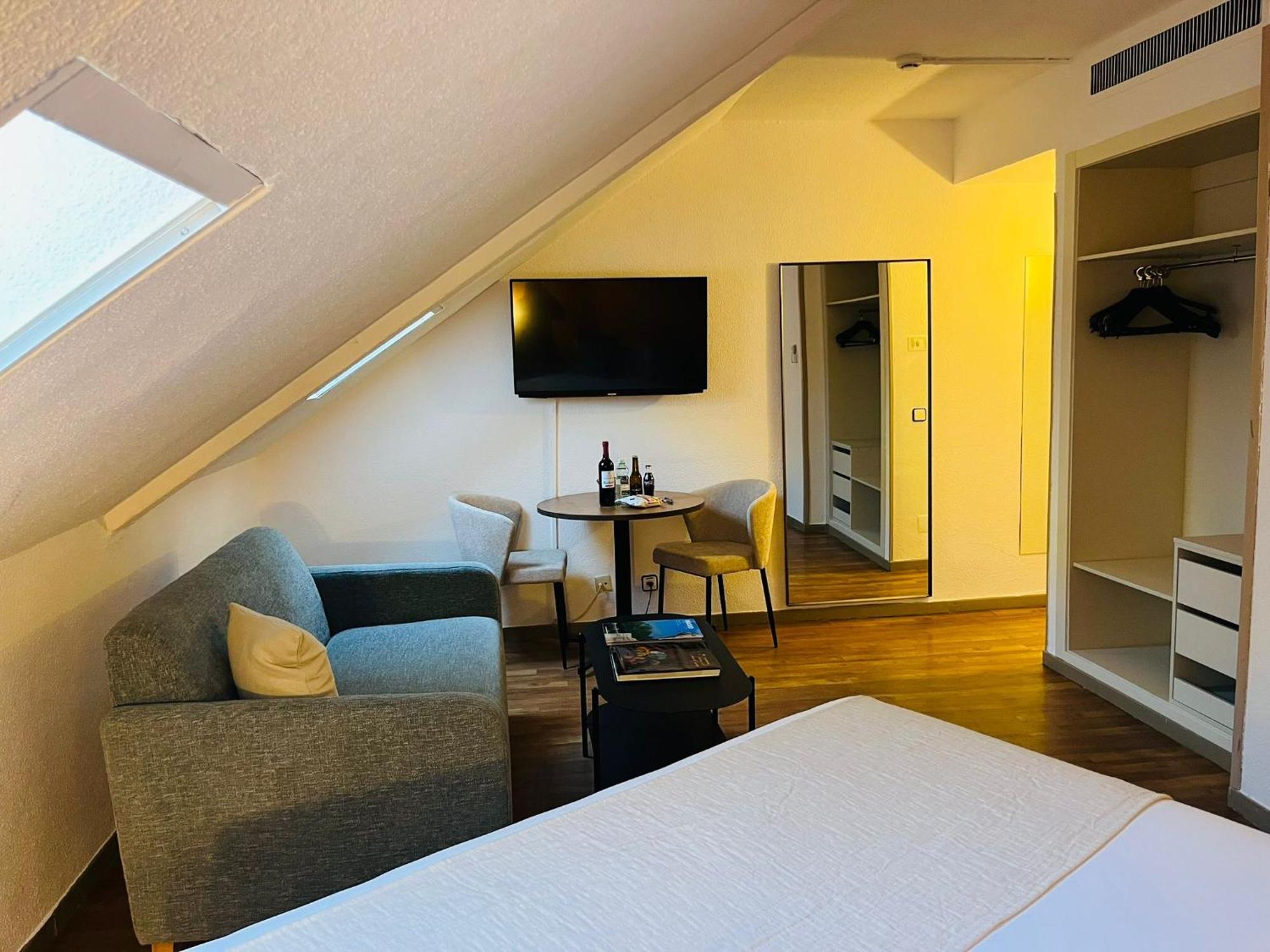 Aparthoteltribunal Madrid Buitenkant foto